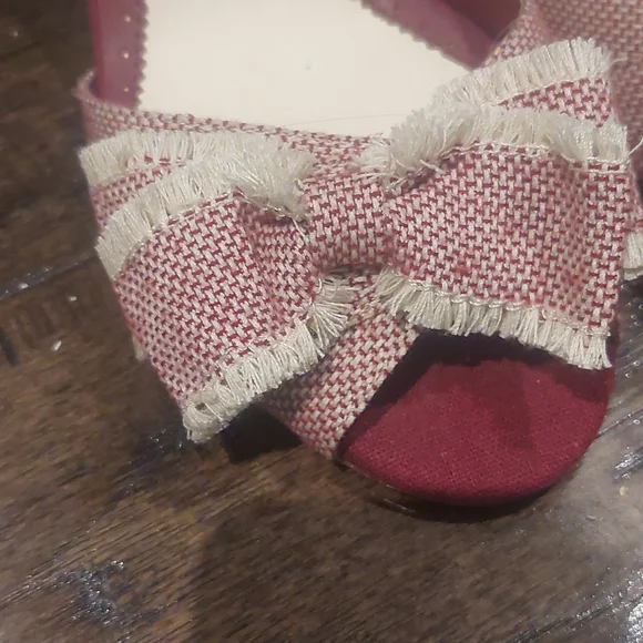 💫❣️MARK DOWN❣️💫cute maroon bow shoes - Picture 5 of 10